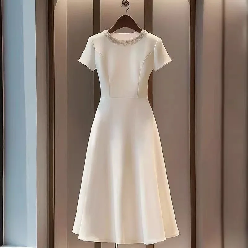 Robe blanche de haute qualité pour femmes, Style français, luxe, tissu Patchwork Simple, lisse, pour les déplacements, perles d'ongles, jupe trapèze