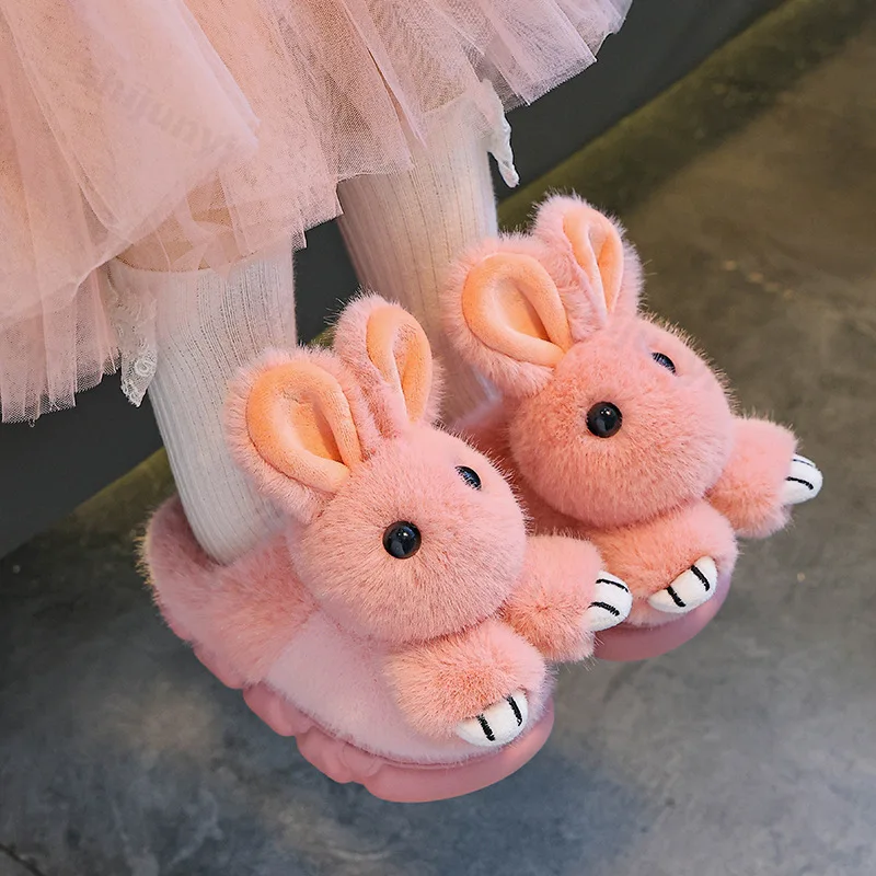 

Детские тапочки, пушистые зимние тапочки с милым кроликом, новинка 2025, хлопковые тапочки, теплые удобные домашние плюшевые напольные домашние тапочки с героями мультфильмов