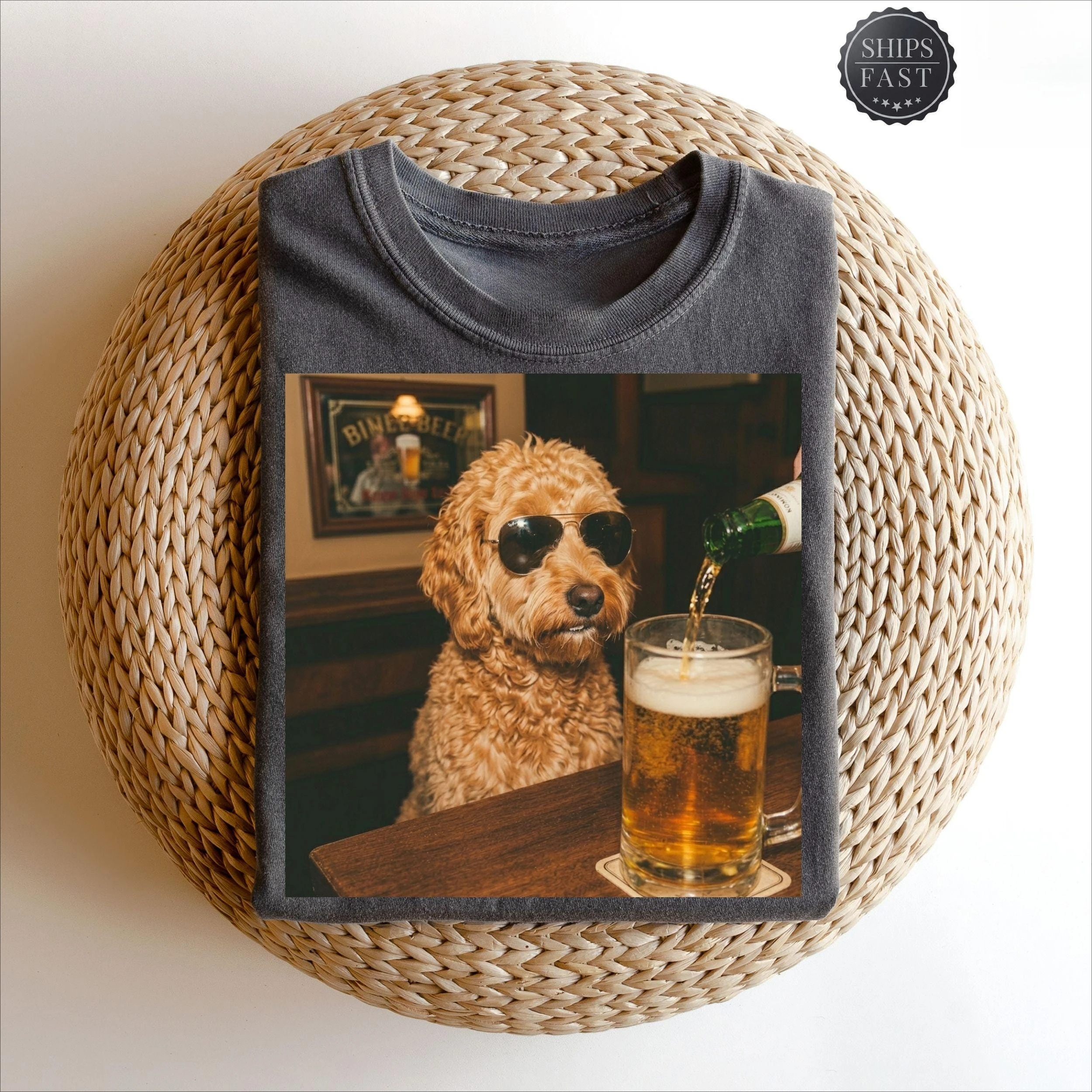 Camiseta divertida con diseño de Goldendoodle bebiendo cerveza, camiseta con meme de animales, regalo para amantes de los perros, camiseta divertida con diseño de Doodle, camiseta para amantes de la cerveza, regalo lindo para mamá de perros