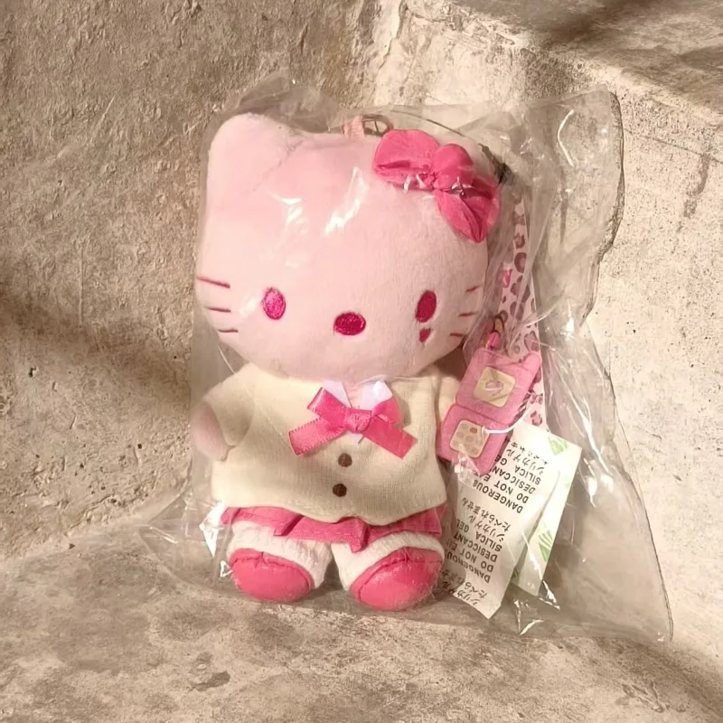 サンリオ ハローキティ コラボ JK 制服 スクールスタイル ぬいぐるみキーホルダー かわいいバッグ 超キュートな人形キーホルダー キーリング ホリデーギフト