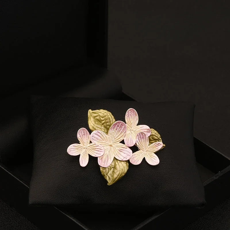 

Retro Style Lotus Flower Brooch Women's High-End Suit Corsage Clothes Accessories Sweater Coat Neckline Fixing Pin Jewelry 6118