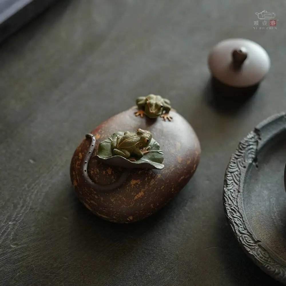Yihu Chun Prmium Yixing Zisha Pt Ornamnt - Can Spray Watr, Crativ Ta Plaything, Mastr Handmad Sculptur, Lisurly