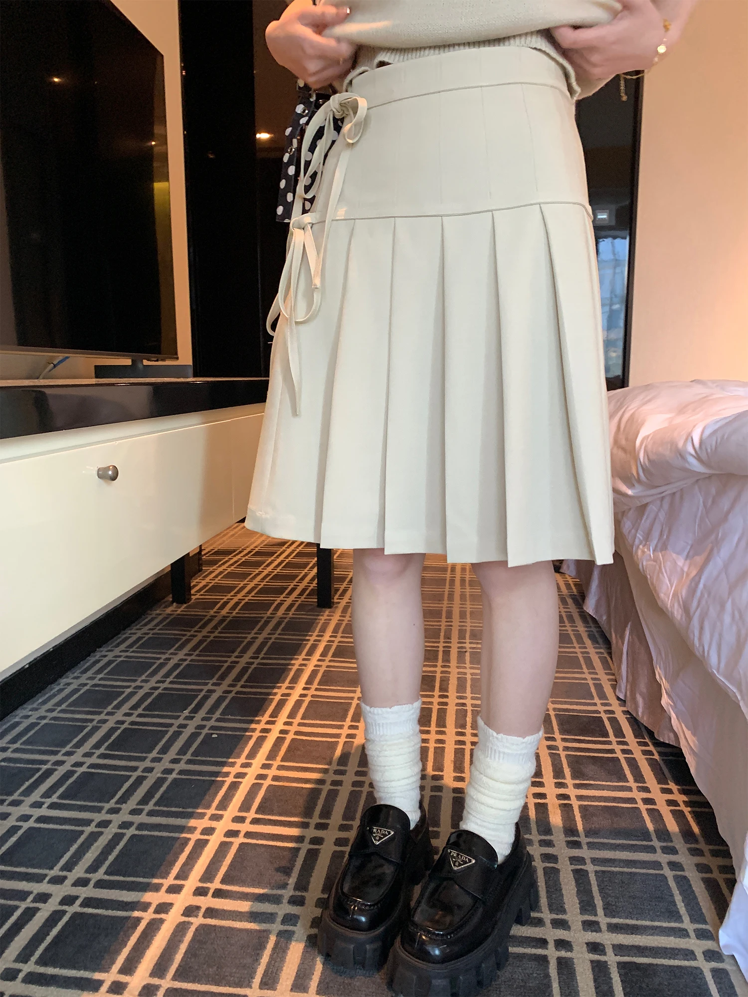 

Новая женская плиссированная юбка с бантом в студенческом стиле, светло-коричневая, 2026 года, красивая короткая юбка для повседневной носки