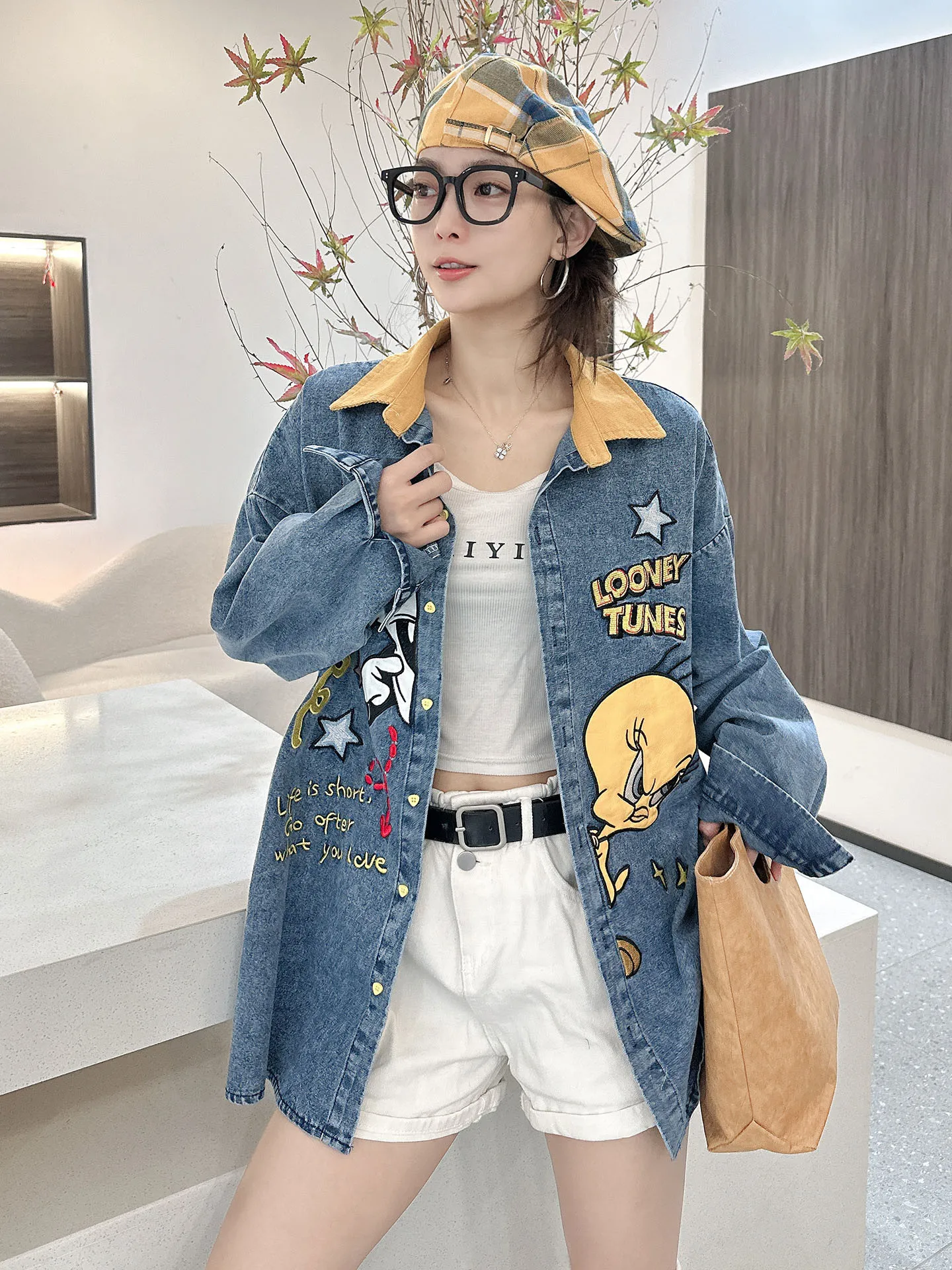 

Джинсовая рубашка с вышивкой, женская, свободного кроя, весна-осень, европейский стиль, повседневная верхняя одежда, с длинными рукавами, из дышащего хлопка