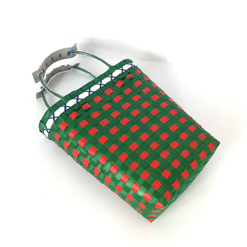 New Japanese-style Hand-woven Picnic Basket Plastic Woven Vegetable Basket Bag Hand-held Beach Bag Multicolor Plaid Basket