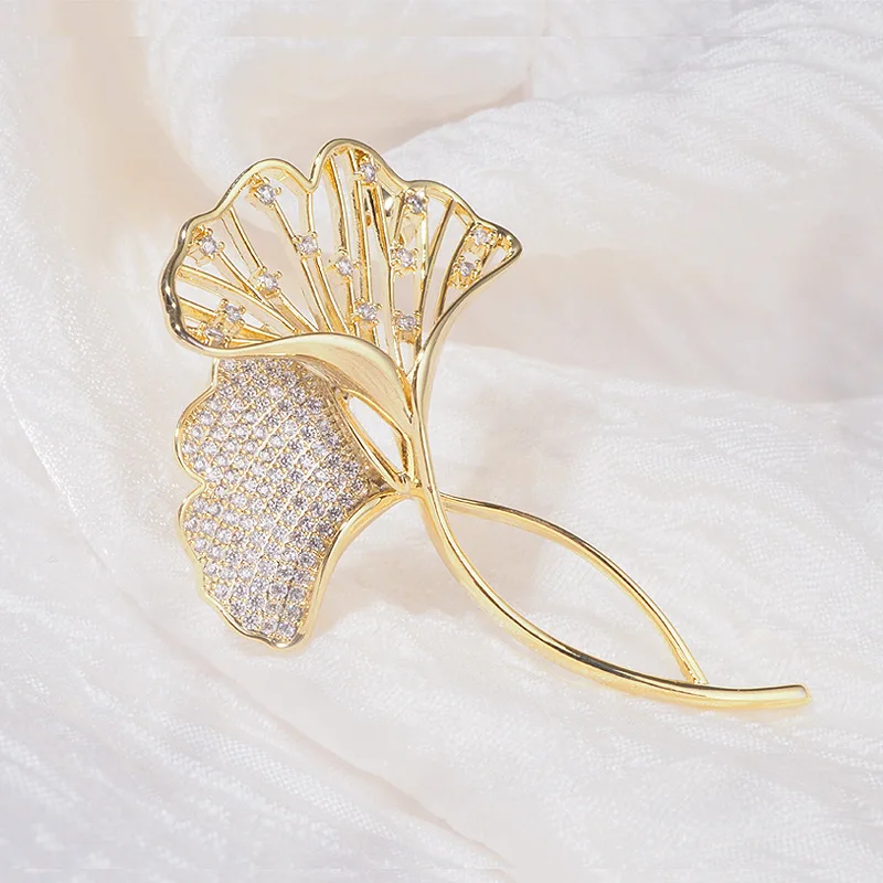 Korean Version Girl Brooch Fashion Style Temperament Light Luxury Double Ginkgo Leaf Brooch Suit Suit Buckle Accessories Corsage