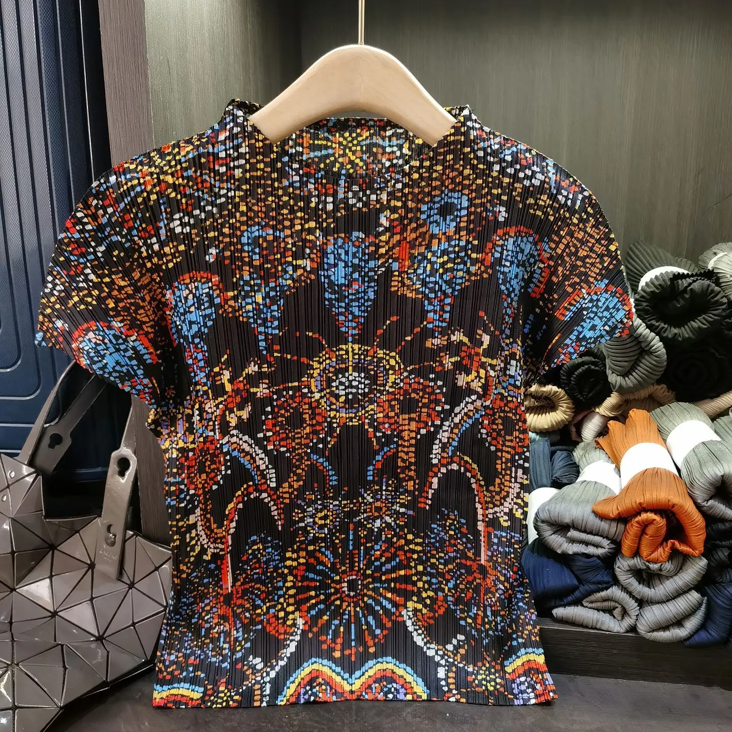 Miyake Pleated Summer 2025 Niche Ethnic Style Retro Printing T-shirt Female Simple Casual Versatile Foreign Short-sleeved Blouse
