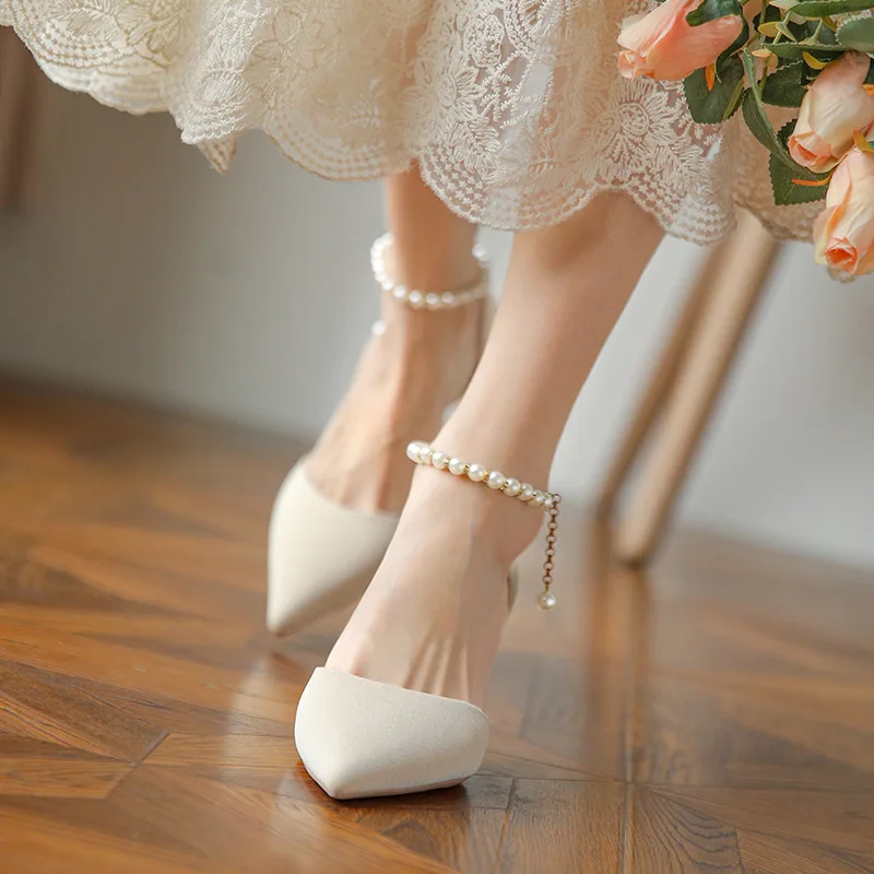 Catena di perle scarpe da sposa con perle a punta scarpe con tacco sottile scarpe da sposa con tacco alto sandali con cinturino alla caviglia per