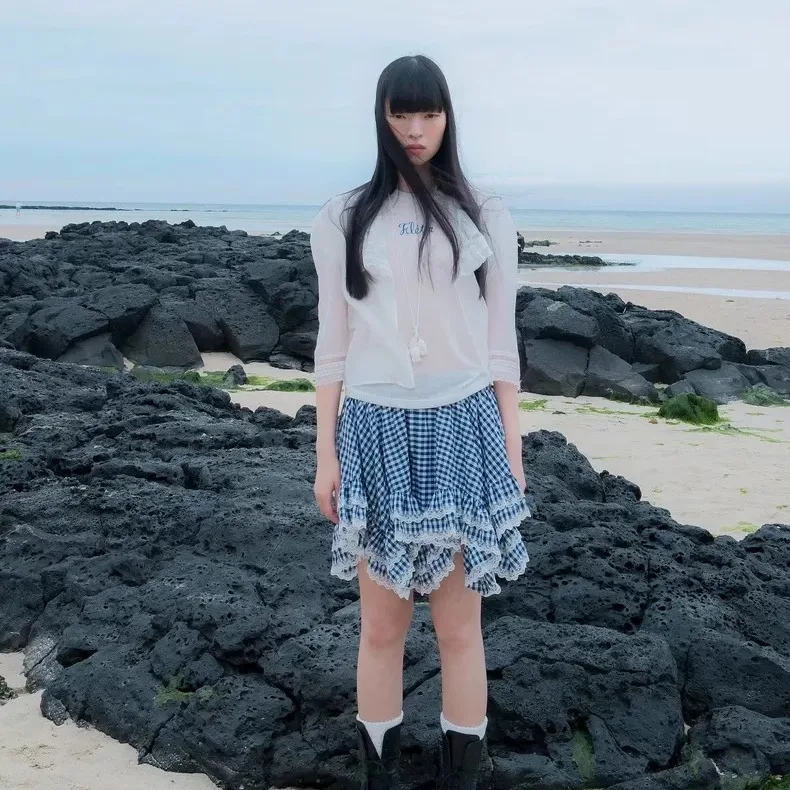 Damska koszulka Fletta, okrągły dekolt, oddychająca, z haftem, do noszenia pojedynczo lub jako warstwa, cienka, transparentna.