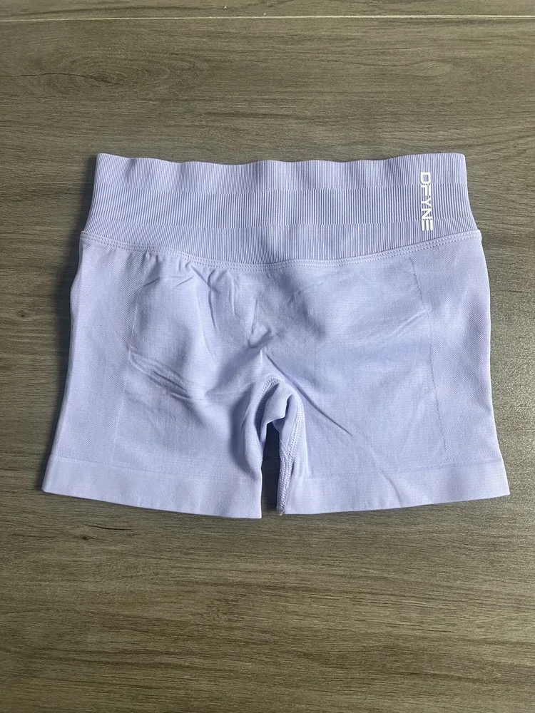 شورت تأثير مع شعار منخفض الخصر سلس اليوغا السراويل Scrunch Bum الصالة الرياضية السراويل تجريب السائق قصيرة تمتد اللياقة البدنية الملابس