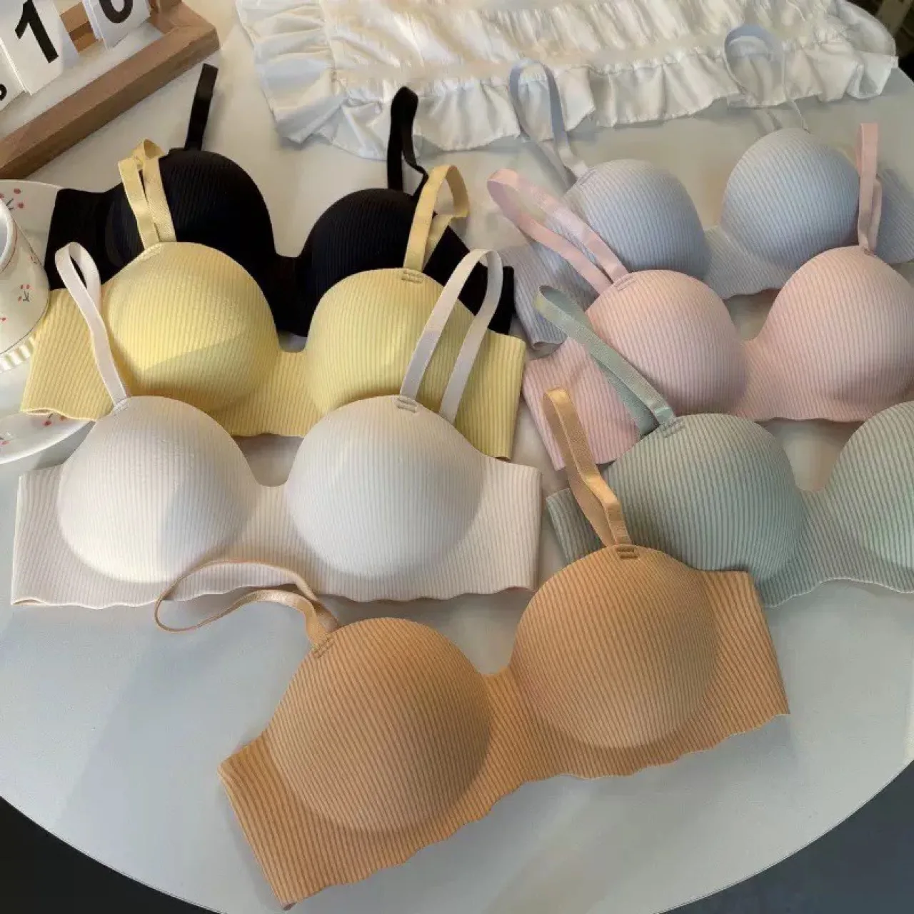

High School Girls Push Up Bra for Small Busts Lightweight Seamless Non-Slip Padded Underwear Removable Straps Teen Bra