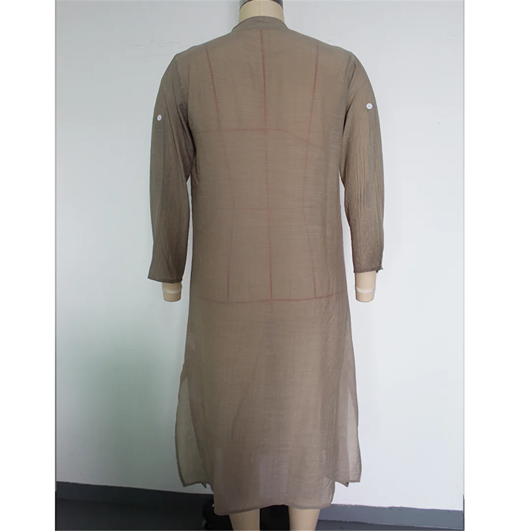 Langärmliges, einfarbiges, mit Knöpfen versehenes, gehäkeltes, gestricktes Tunika-Strandkleid, Strandkleid, Strandmode, Damenmode, K8575 – Detail 8