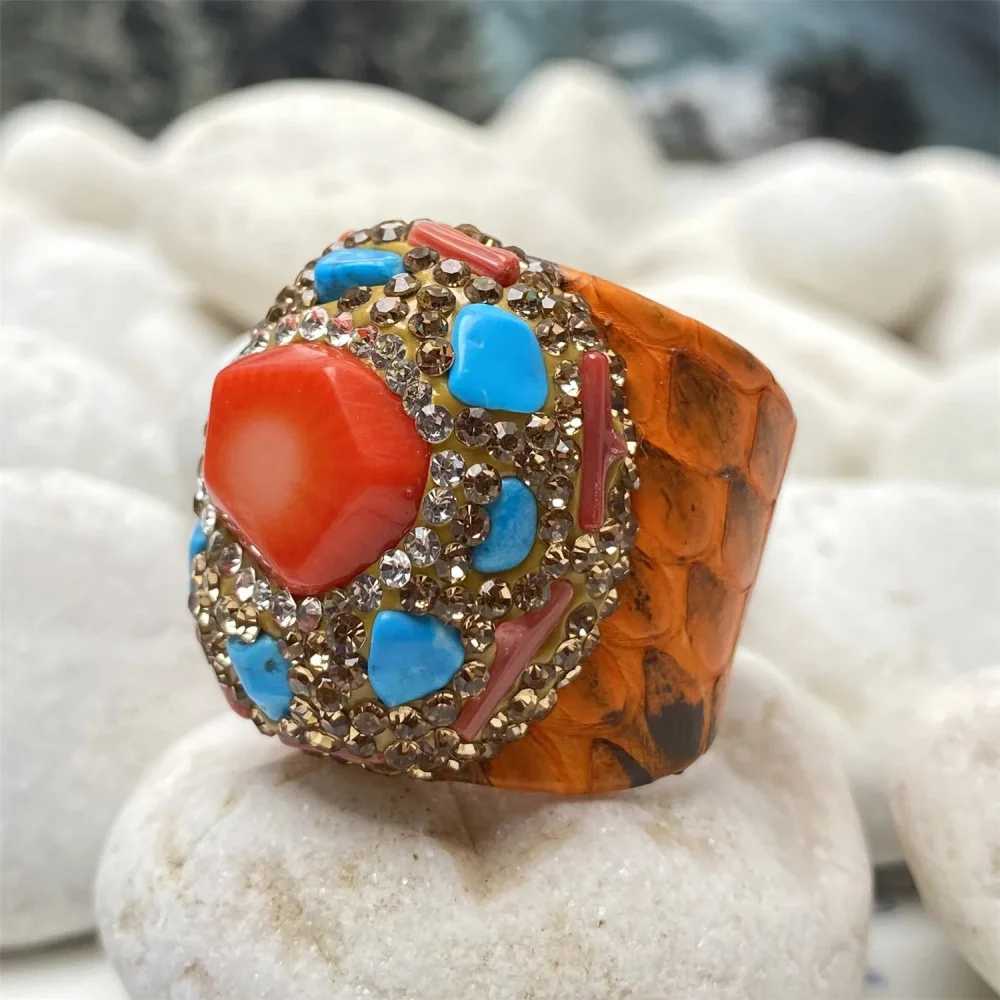 New Fashionable, Minimally Optimized Coral Women'S Ring Handmade With Rhinestone Inlay, Elegant And Exquisite Jewelry For Ladies