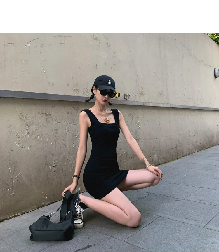 AOSSVIAO Sexy Slim Fit Bodycon Minikleider für Frauen 2026 Sommer Neuankömmling Schwarz Weiß Grau Tankkleid mit quadratischem Ausschnitt – Detail 36