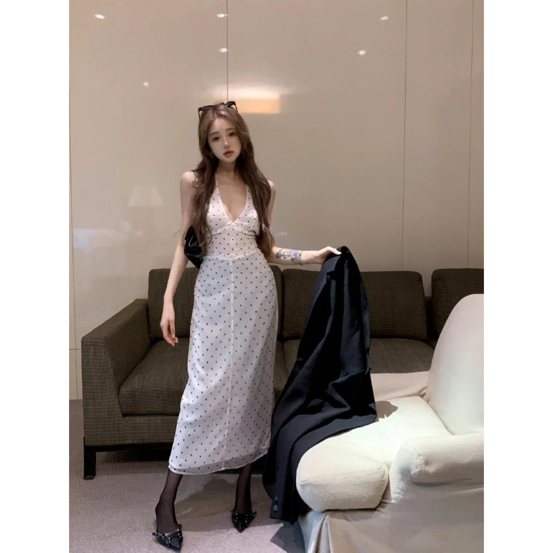 

Retro Deep V Halter Neck Temperament Long Skirt Sexy Waist-retracted and Backless Polka Dot Dress