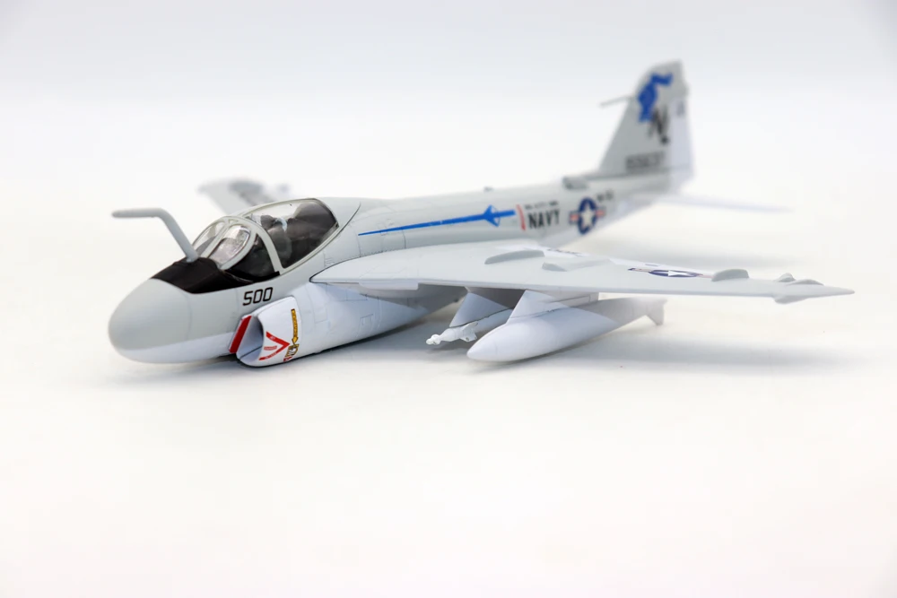 Avión de simulación de aleación fundido a presión, A-6E de caza de la Marina de los EE. UU., Intruder, 1/100, regalo de colección, nuevo, 1980