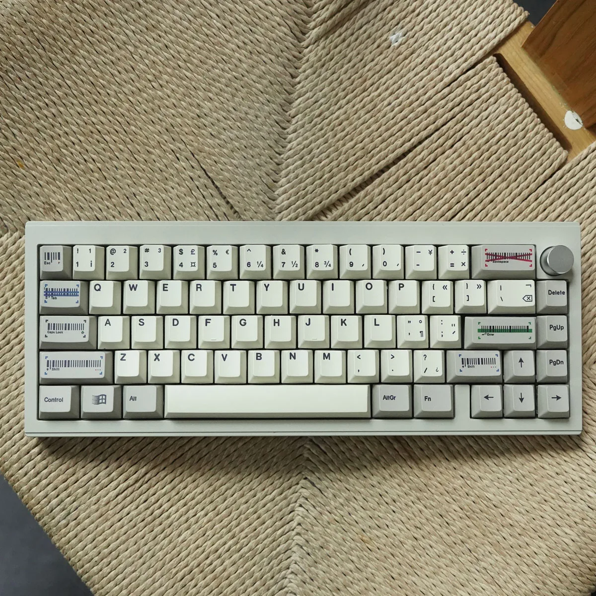 

Колпачки для клавиш штрих-кодов в стиле ретро, клавиши для клавиш с сублимационной печатью PBT и разрезом 7U, пропускная панель для Alice 64 68 96, серая клавиатура с профилем вишни, 1 комплект