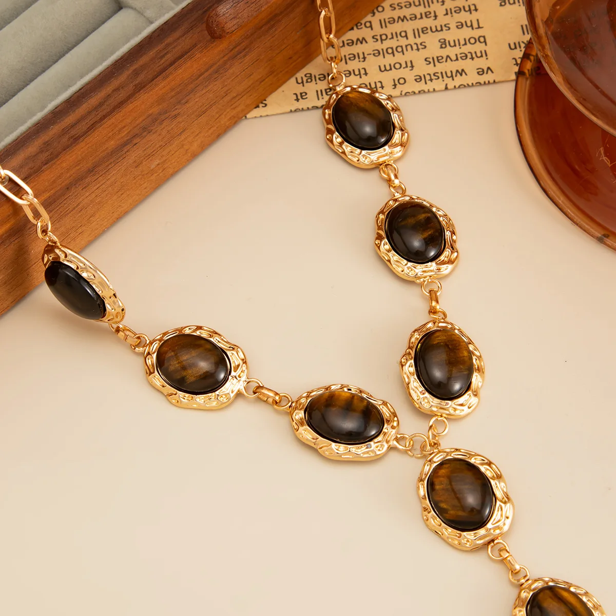 Necklace Tiger Eye Inlaid Y Shape Pendant with Crinkled Stone Vintage Rose Gold  Lightweight Durable Office Wear Chains