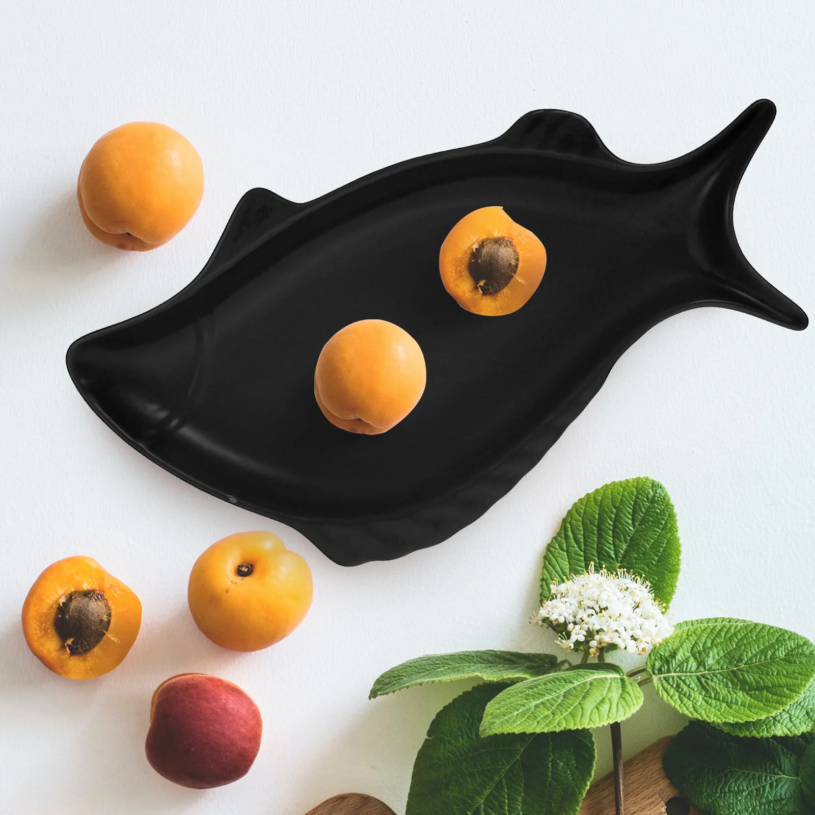 

Fish Shape Ceramic Serving Plate Premium Multi-Functional Food Storage Tray for Meat Fruit Snacks Cake Dessert Chinese Style