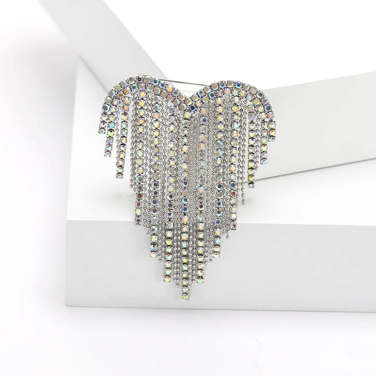 Stylish Rhinestone Love Brooches for Women Unisex Tassel Valentine Heart Pins Banquet Party Backpack Gifts Jewelry Accessories image 5