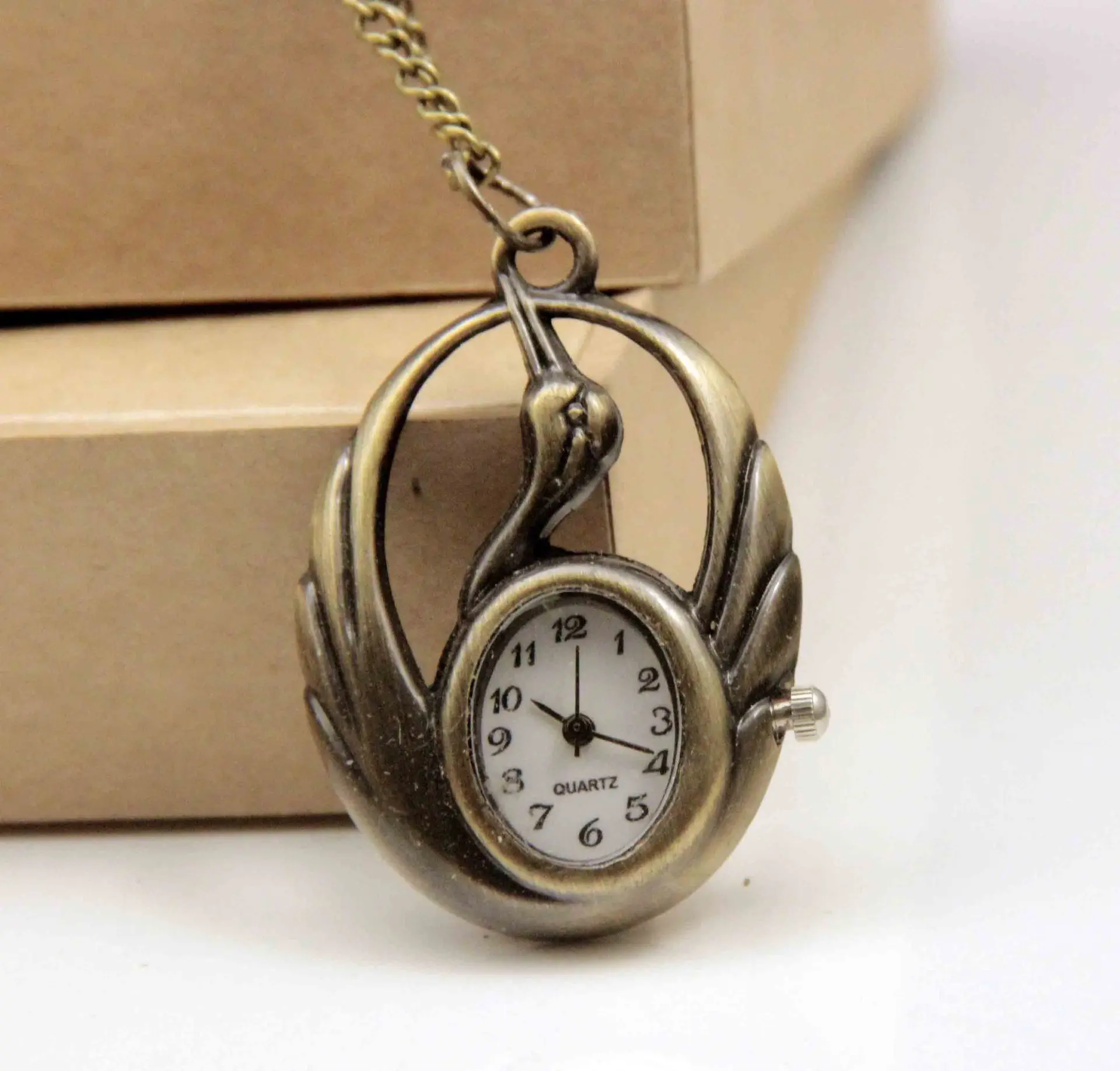 جديد عصري الكرتون لطيف خمر الإغاثة منحوتة ومجوفة 15 أنواع الوجه نمط ساعة الجيب وسلسلة المفاتيح قلادة الهدايا #6