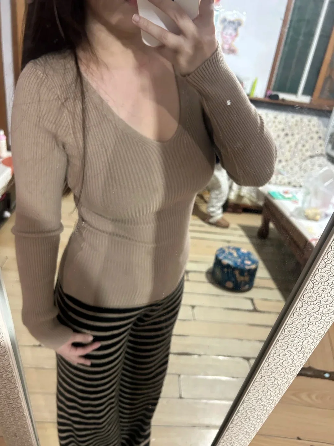 

American Style Spicy Girl Deep V Neck Soft Long Sleeve Knitted Sweater Women's New 2026 Spring Waist Cinching Slimming Inner ...
