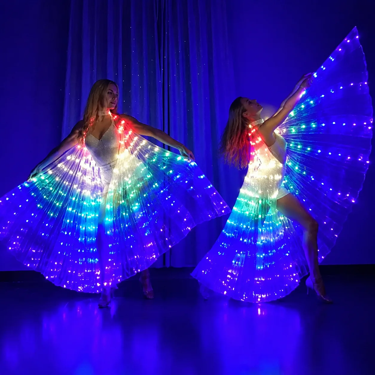 

Colorful Cloak Cloak Stage Dance Performance Costume (sold without batteries)