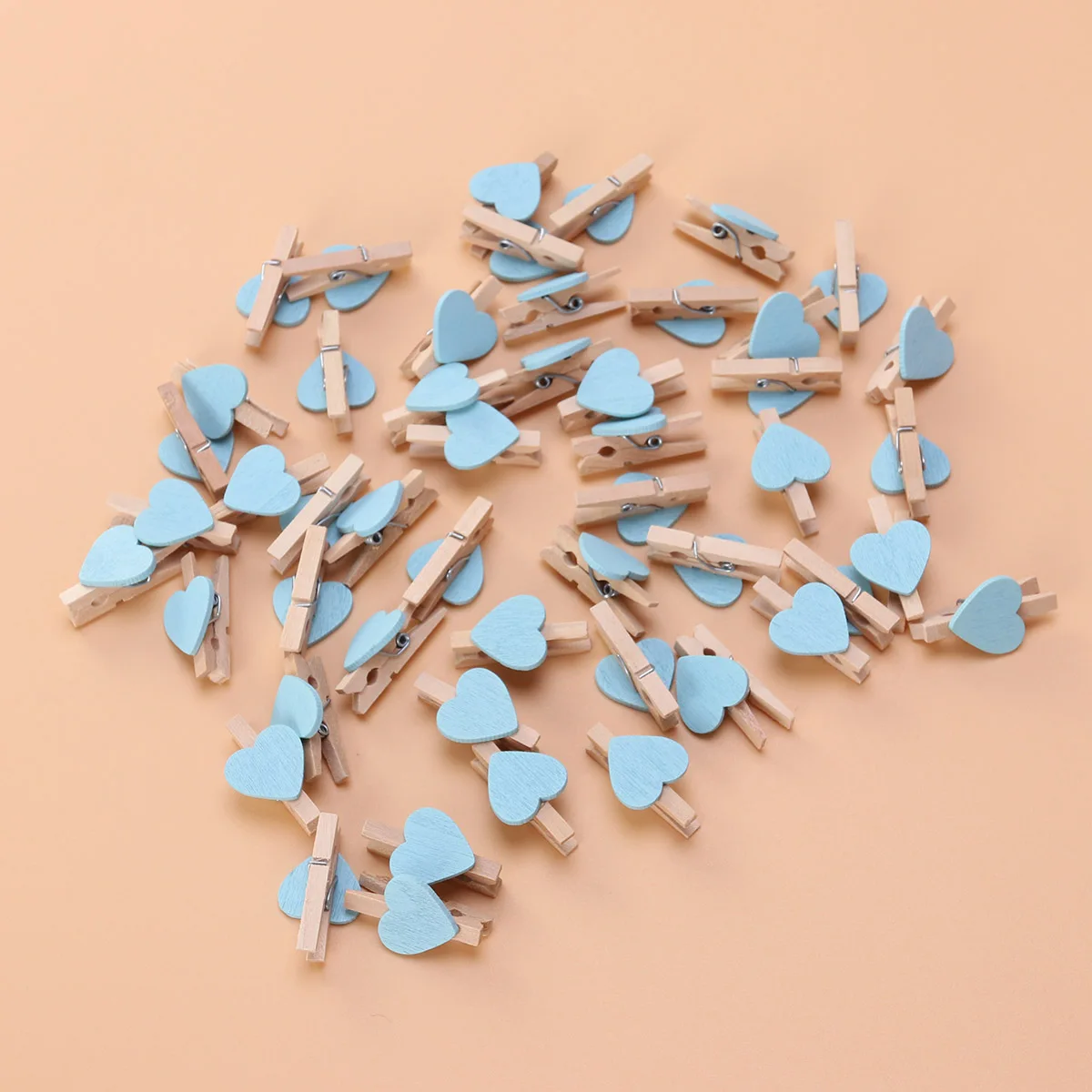 

50Pcs Small Love Wood Clips Mini Photo Clips for Home Decor Painting Storage Craft Paper Note Fixation Love Photo Clip