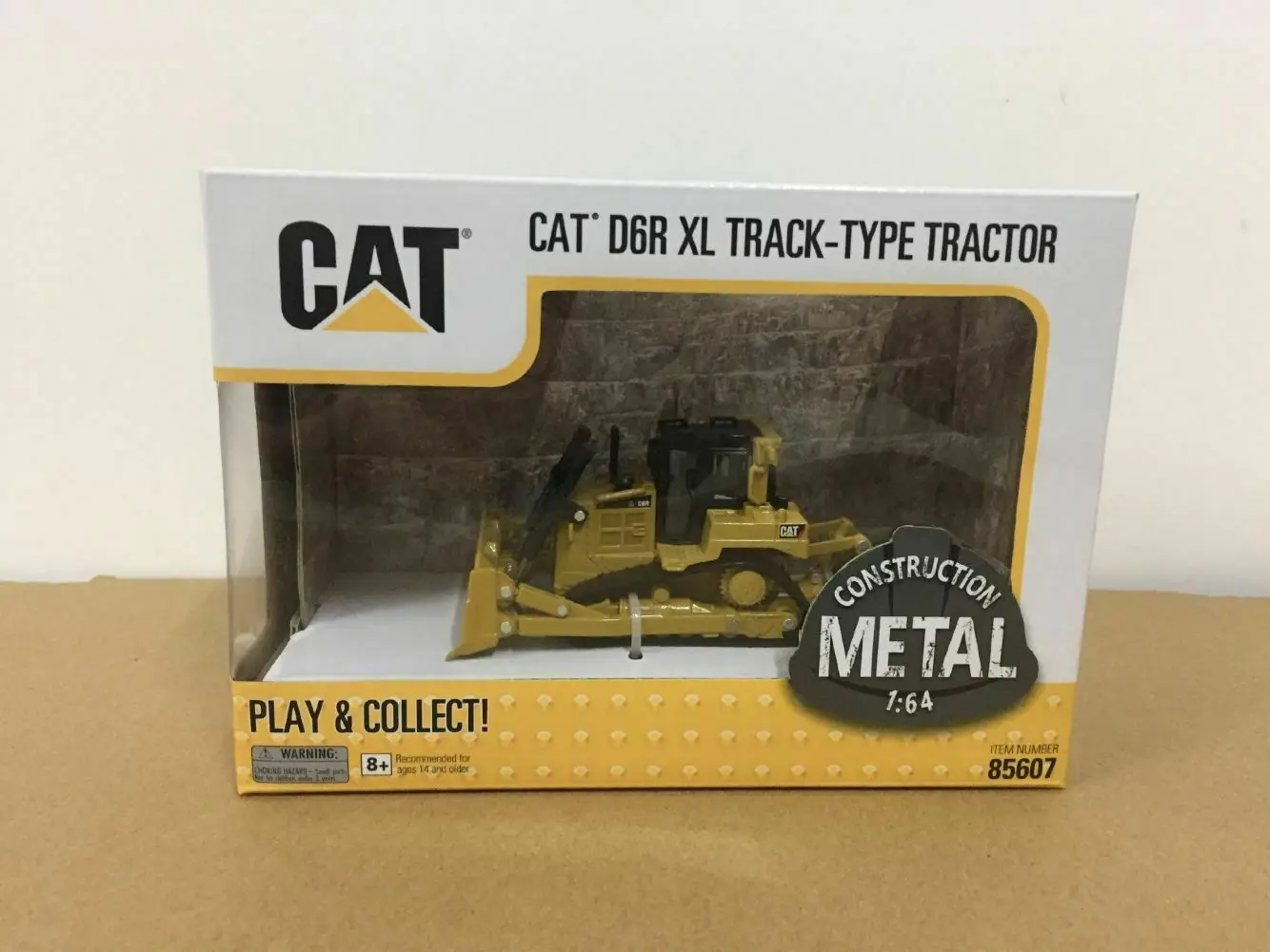 D6R XL Track-Type Tractor 1:64 Scale Metal Model By Diecast Masters 85607