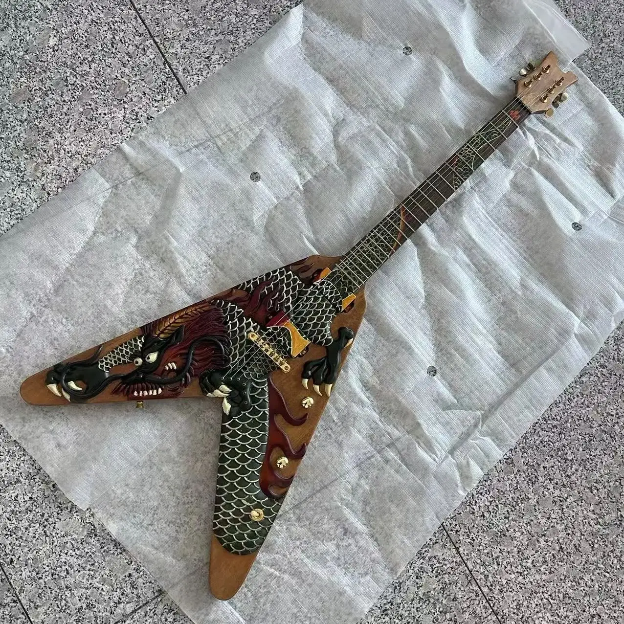 V-shaped dragon carved 6-chord electric guitar hand drawn, factory real pictures, in stock