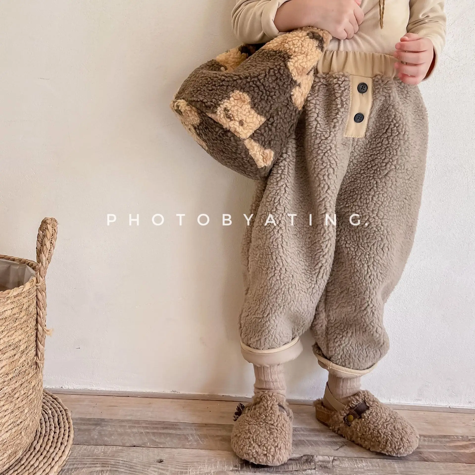

2025 Children's Clothing Winter Clothing New Children's Korean Lamb Wool Casual Pants Girls Autumn Clothing Winter Wool Pants