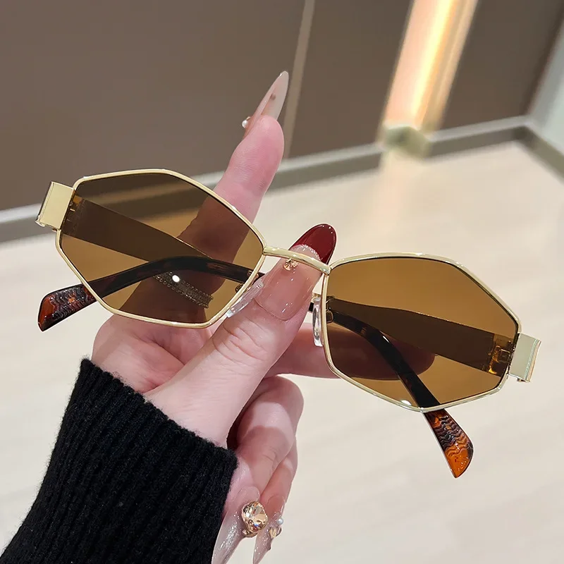 Gafas de sol poligonales a la moda para mujer, gafas de sol irregulares de marca Vintage, gafas de sol con montura metálica única, gafas Punk para hombre UV400