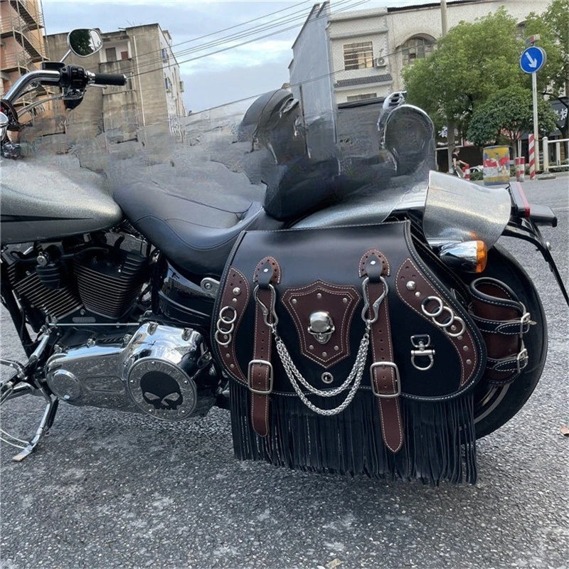 

Side hemming bag with fringed side box