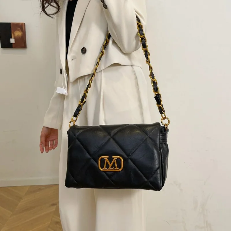 

Premium Women's Messenger Bag Made Of Marten-Print Leather Boasting Podgorica Vintage Neat Spacious Daily Style​