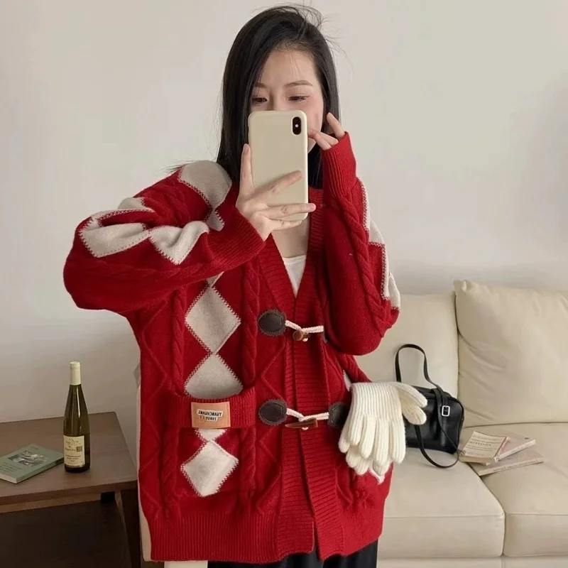 

Diamond Knitted Cardigan Twist Retro Horn Button Sweater Jacket Women 2024autumn Winter New Style Foreign Style Slim Versatile