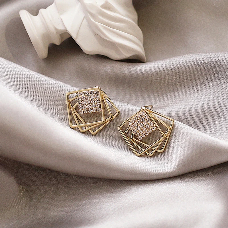 Multi-layer Overlap Rhombus Shape Stud Earrings for Women Hollow Out Metal Golden Color Geometry Earrings Party Crystal Jewelry