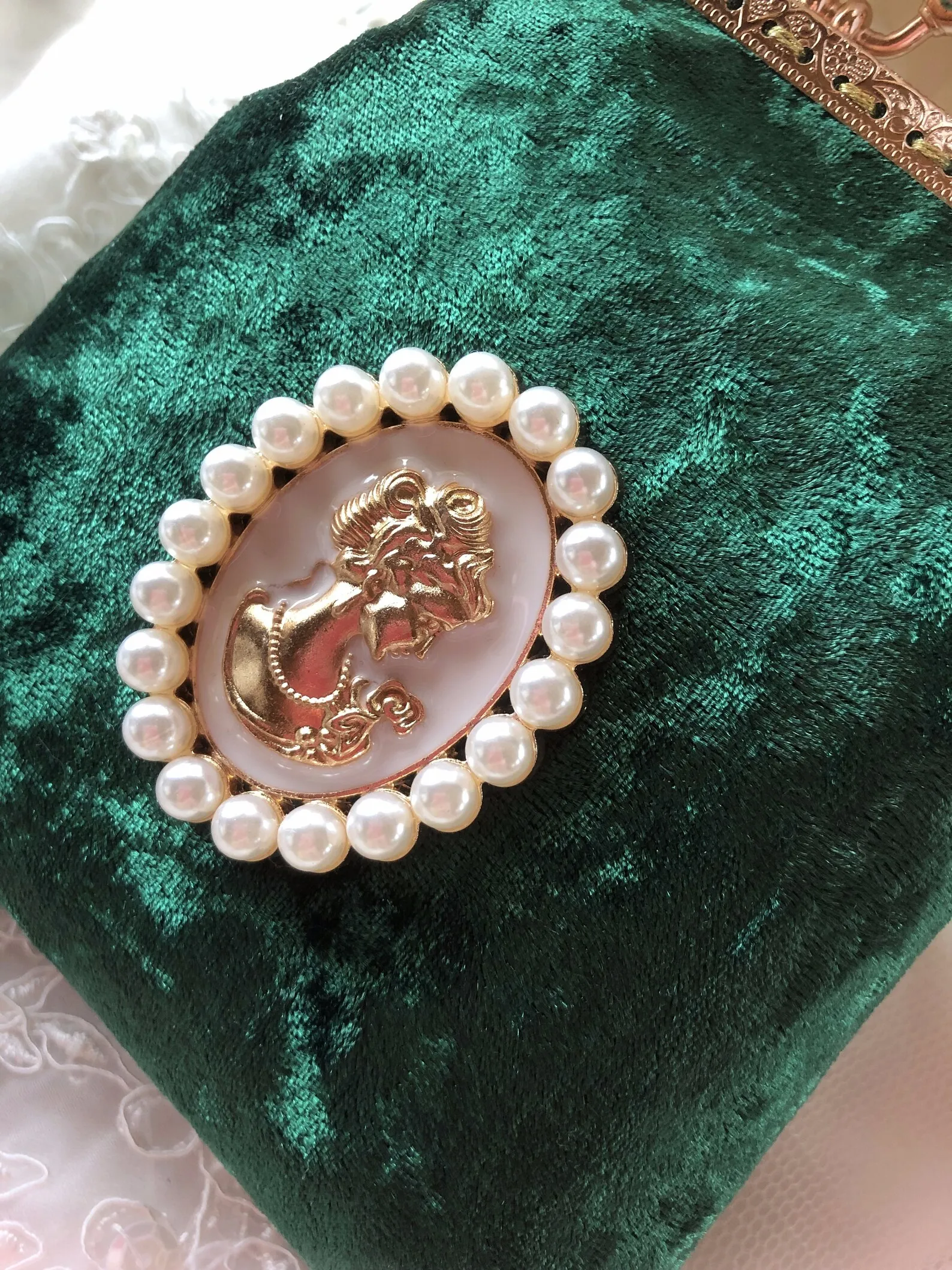 Lost in VintageEmerald Velvet Kisslock Purse includes a Free Customized Retractable Card holder Soild Coin Purse 13cm x 16cm