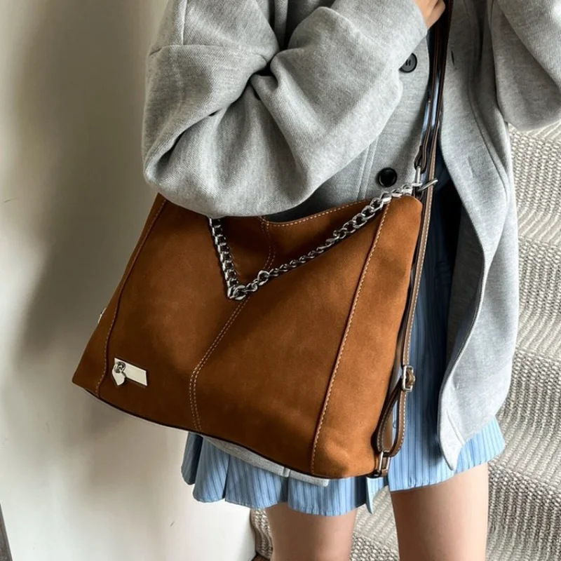 

Women's Trendy Retro Hobo Bag with Chunky Chain Detail Casual Daily Office Travel Large Capacity Crossbody Shoulder Purse