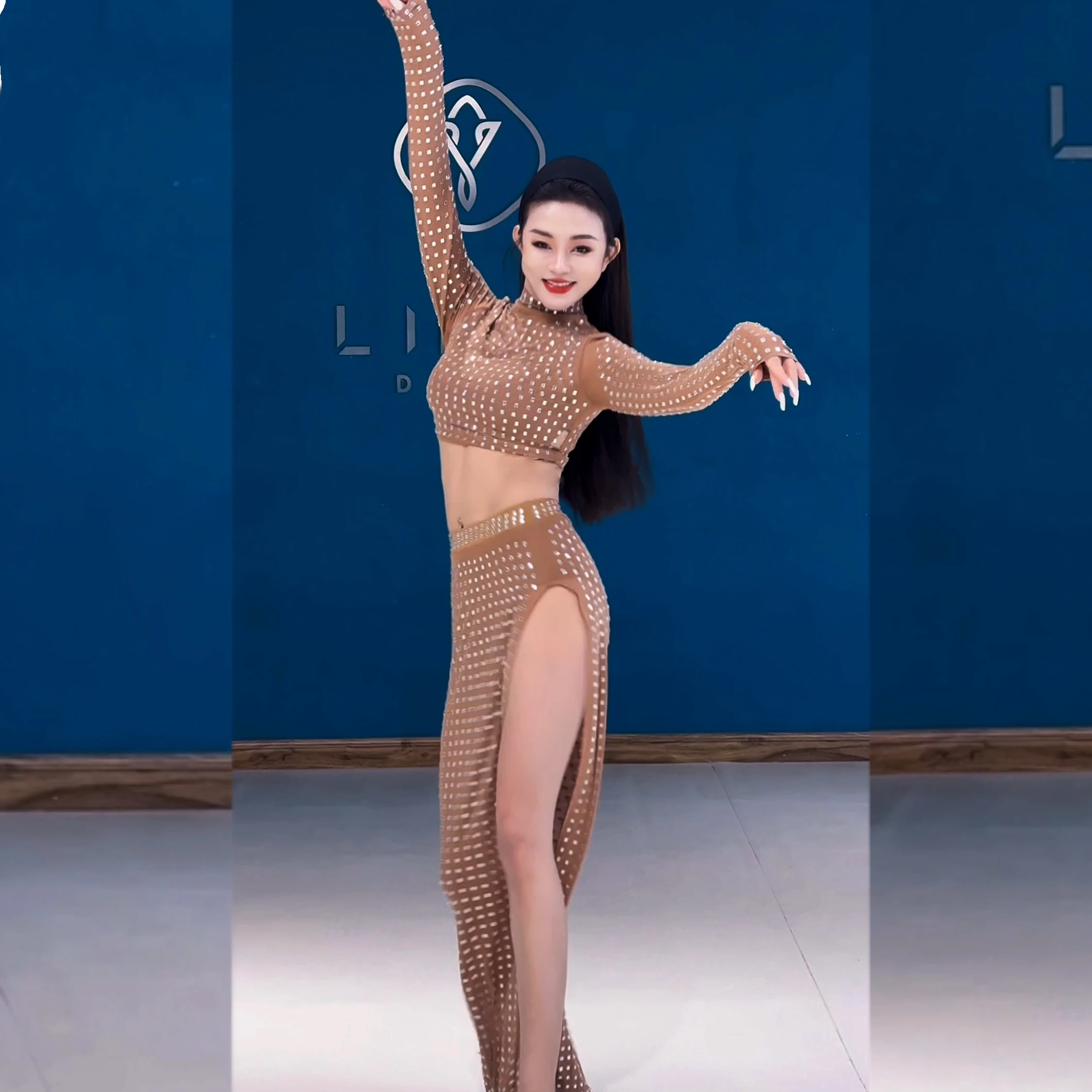 New Belly Dancing Costumes for Women's Diamond Long Sleeve Top+Sexy Split Long Skirt 2pcs Oriental Dance Performance Set