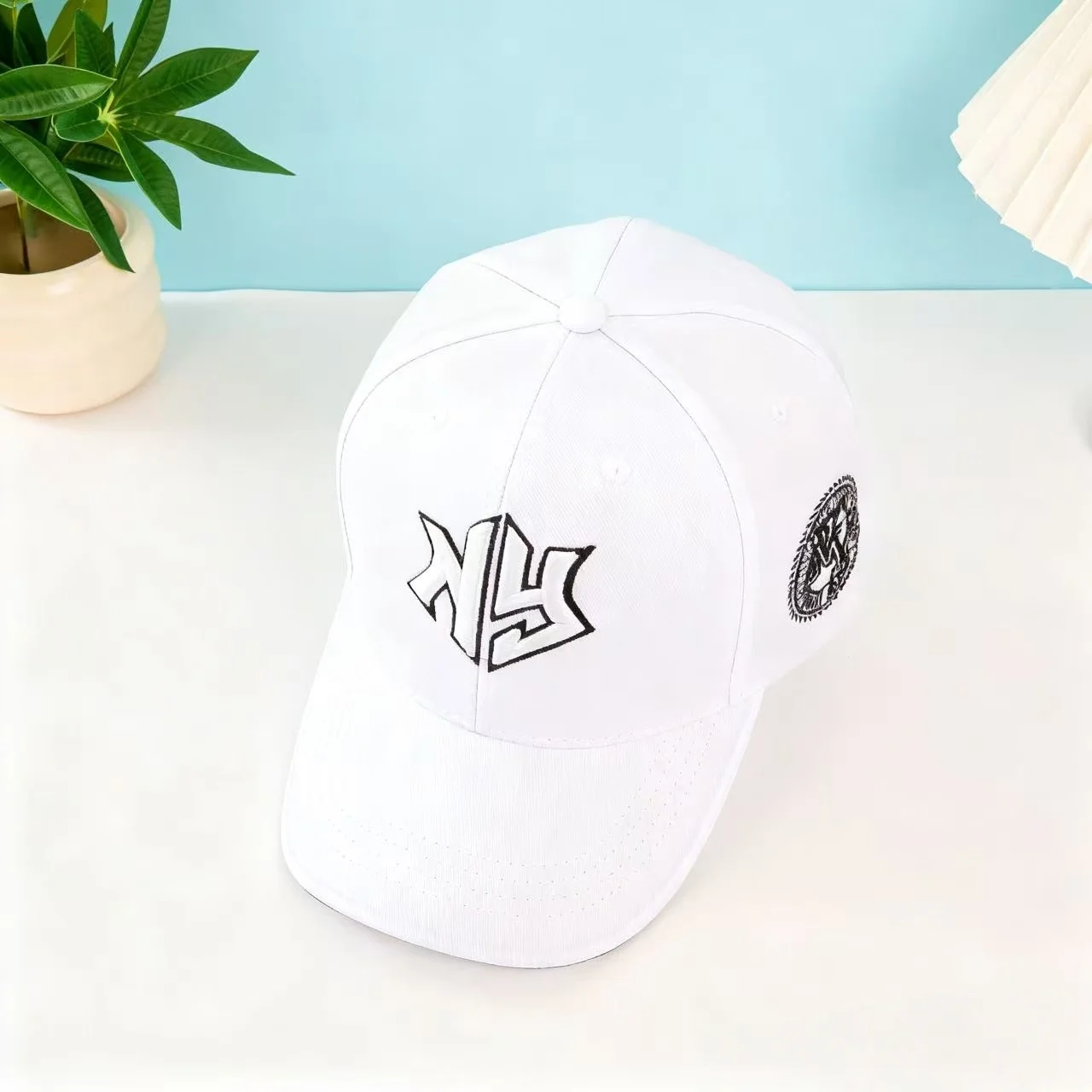 Klassische New York Baseballkappe Weiß - Unisex Dad Cap mit Verstellbarem Riemen: Retro Sportlicher Stil für Tägliches Tragen, Outdoor-Aktivitäten und – Detail 3