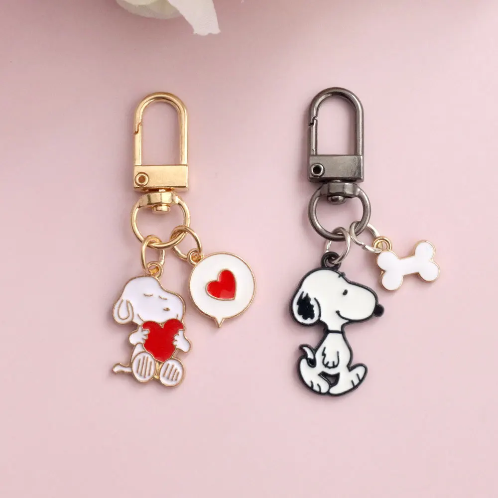 

Animation Snoopy Series Metal Keychain for Female Christmas Gifts Kawaii Cartoon Exquisite Bag Key Pendant Decoration Accessory