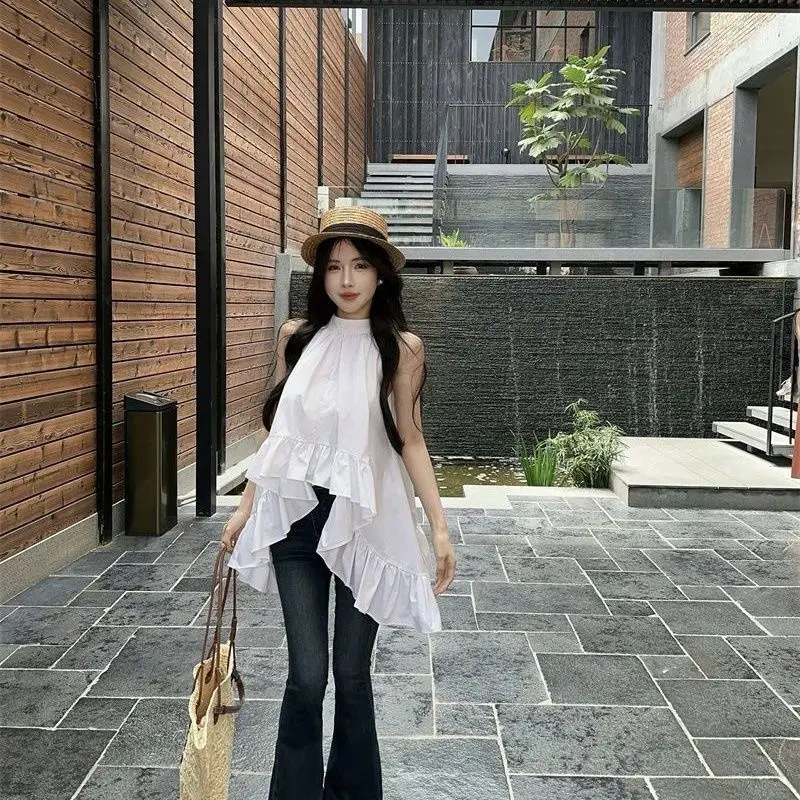 A Rare and Irregular Lotus Leaf Sleeveless Shirt for Summer 2026, with A Loose and Slimming Design Is An Extremely Beautiful Top