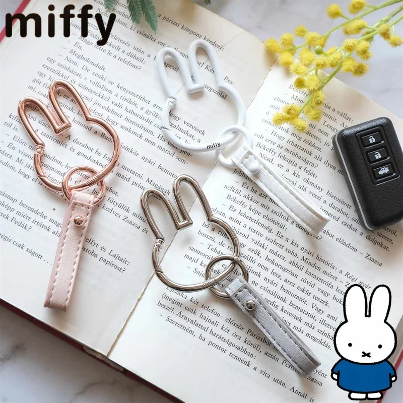 

Креативная серия Miffy Rabbit: новые милые мультяшные брелоки для мужчин и женщин, простые, модные, универсальные, с декоративным узором, подвески-украшения.