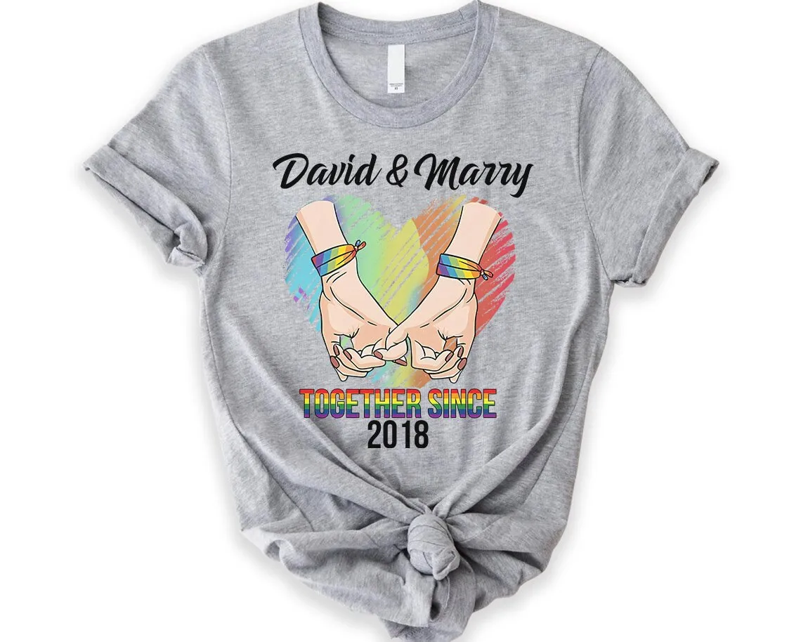LGBTQ فخر مطابقة زوجين تي شيرت قوس قزح مثليه المشاركة الزفاف LGBT أنا سرق قلبها لذلك m سرقة الاسم الأخير #1