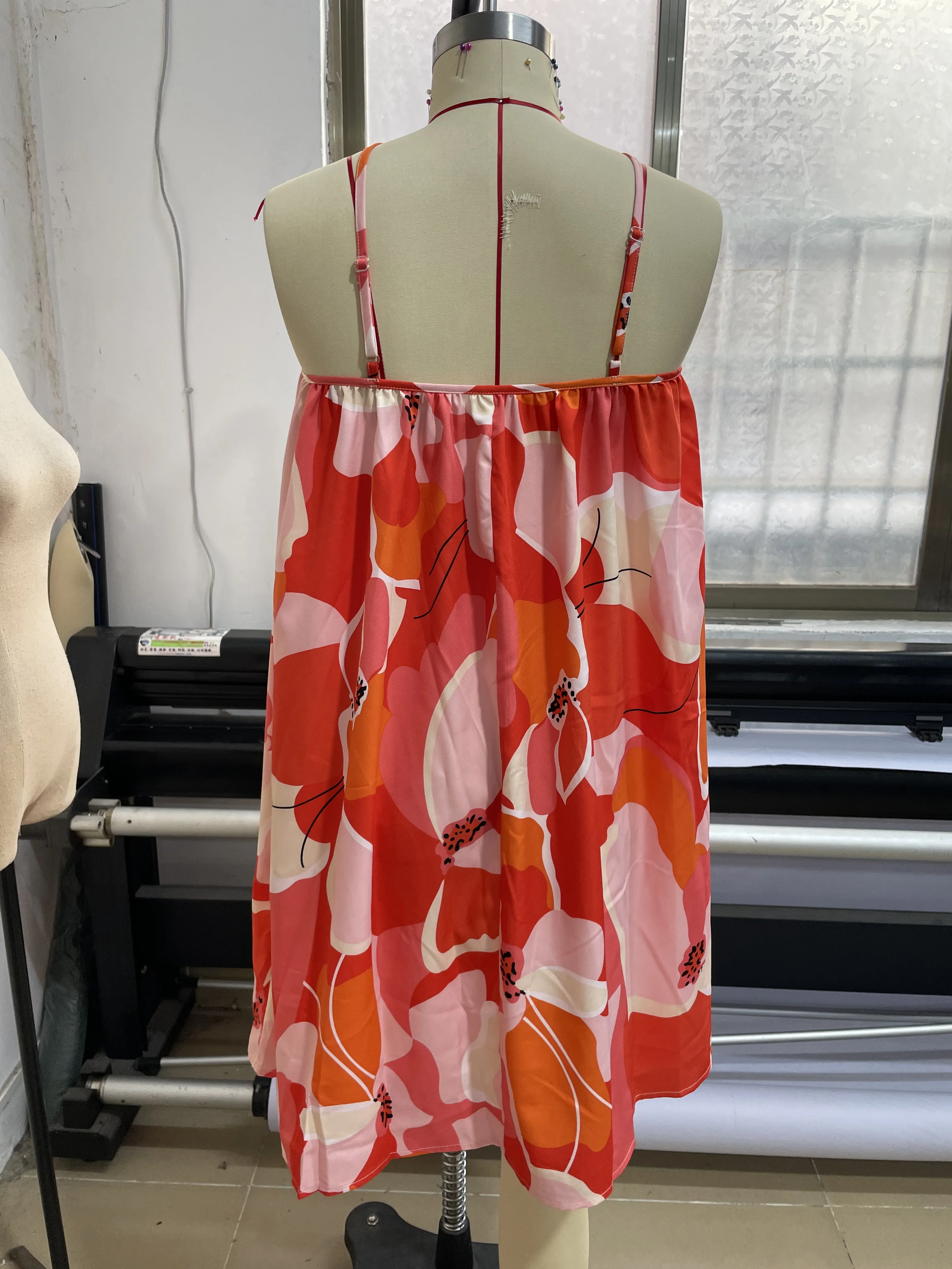 Frühling Sommer Neues Cross-Border Ärmelloses Trägerloses Minikleid mit Ganzkörper-Print im Strandurlaub-Stil Damenbekleidung – Detail 10