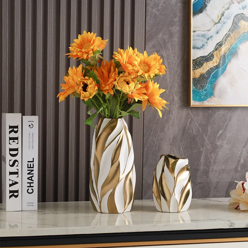 Light luxury gold painted ceramic vases, high-end creative living room, dining table decoration, home furnishings, hotel crafts,