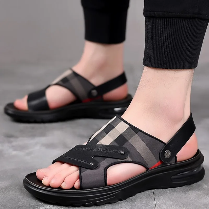 Sandálias masculinas de verão de luxo sandália de couro ao ar livre sandálias esportivas casuais para homens antiderrapantes sapatos de praia tamanho grande 47 sandalias hombre