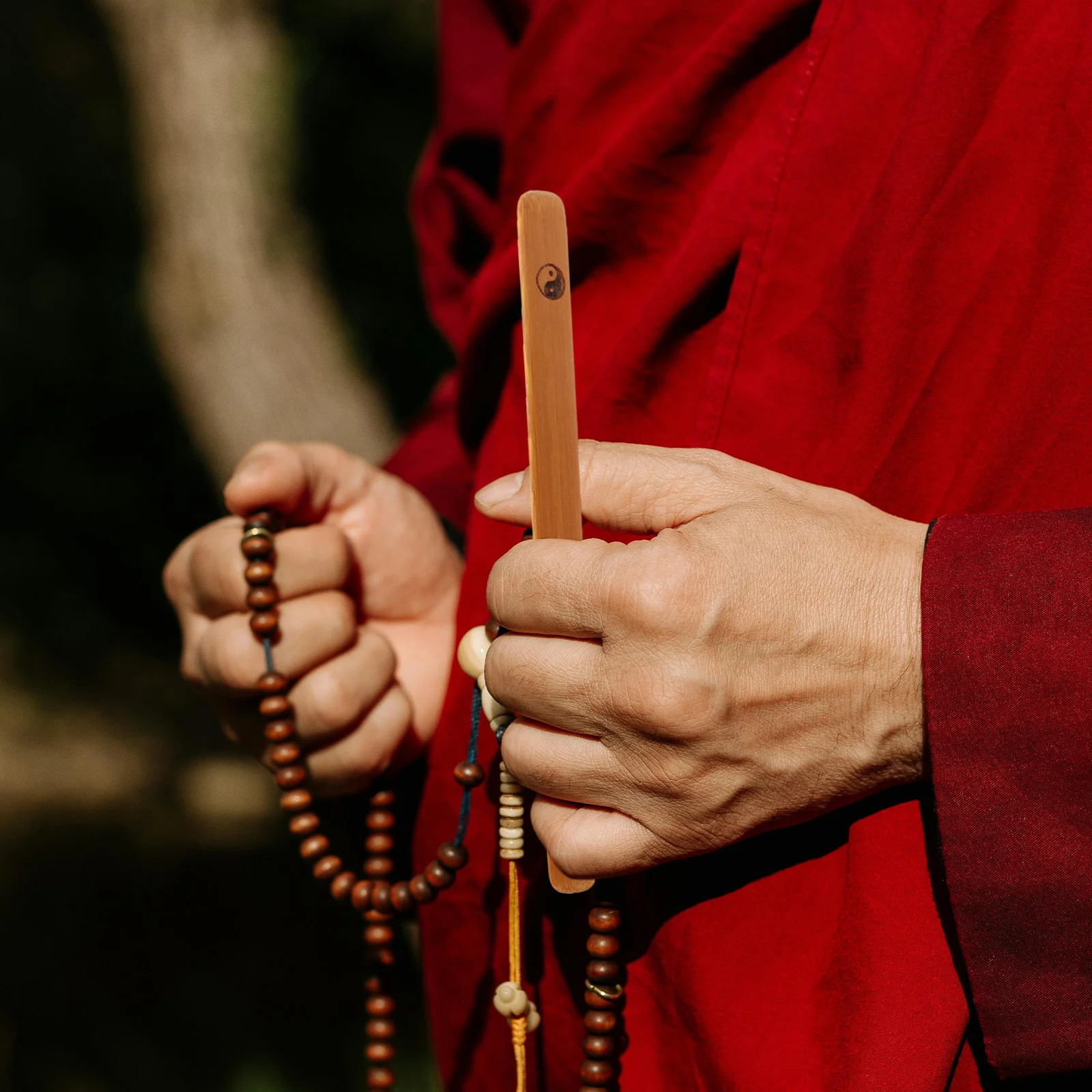 

16Pcs Chinese Divination Bamboo Sticks Traditional Fortune Telling Props Portable Tools for Temples Shrines and Home