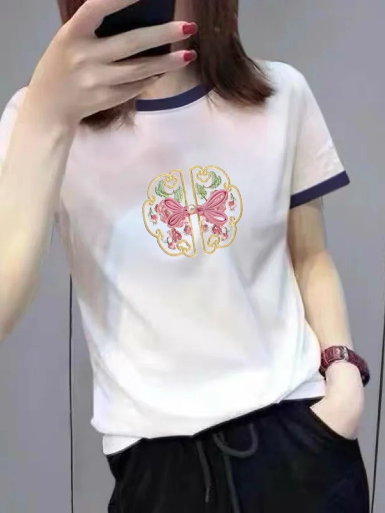 

Elegant White Short Sleeve T-Shirt Women's Color Block Collar Heart Print Design Polyester Fiber Casual Spring Fashion