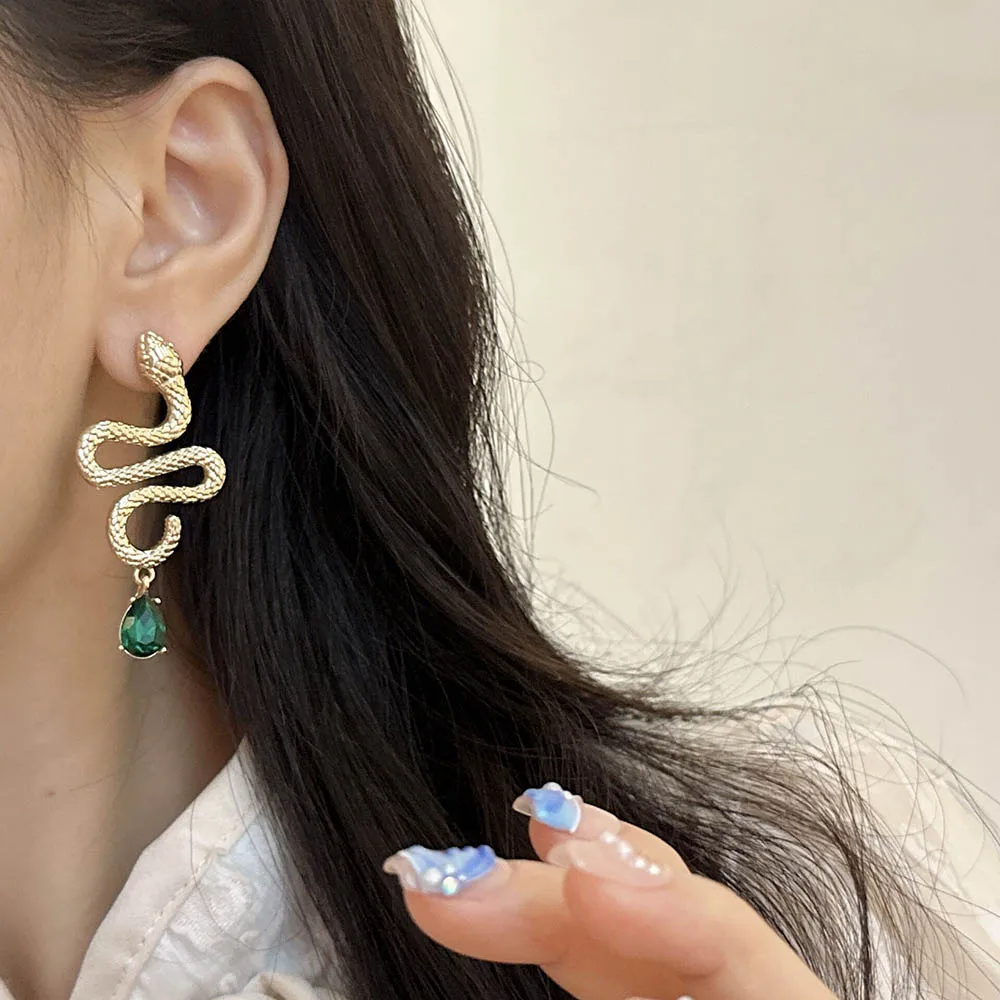 Avant-garde Sexy and Exaggerated Halloween Snake Shaped Clip Earrings for Women Gothic Personalized Trend Girl Rock Jewelry